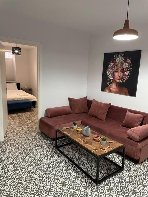 Family Apartment With Private Yard Next To Agios Dimitrios Church Thessaloníki Exteriör bild