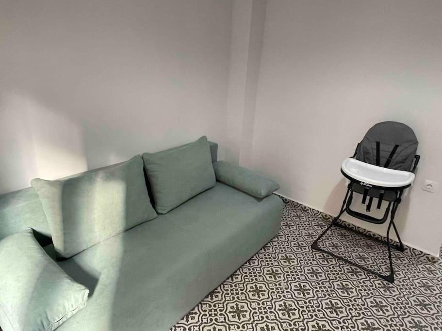 Family Apartment With Private Yard Next To Agios Dimitrios Church Thessaloníki Exteriör bild