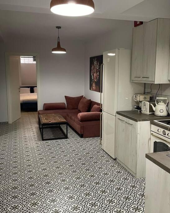Family Apartment With Private Yard Next To Agios Dimitrios Church Thessaloníki Exteriör bild