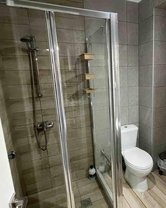 Family Apartment With Private Yard Next To Agios Dimitrios Church Thessaloníki Exteriör bild